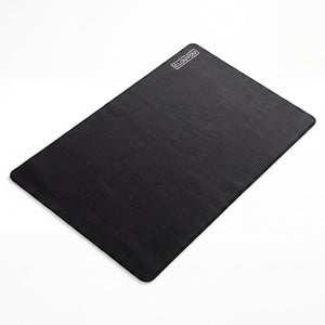 CLOUVOU DeskPad Schreibtischunterlage 50 × 80 cm in Schwarz auf einem Schreibtisch